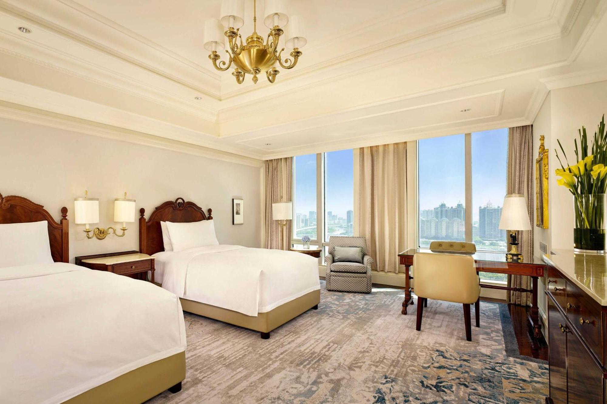Отель The Ritz-Carlton, Гуанчжоу Экстерьер фото